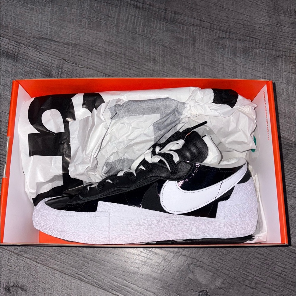 Nike Black and White Sneakers